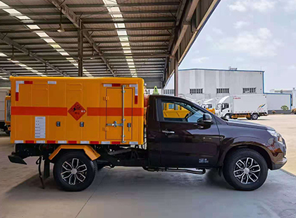 石林爆破器材运输车