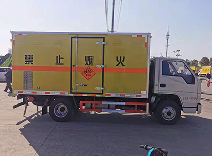 石林爆破器材运输车技术升级与安全合规新趋势