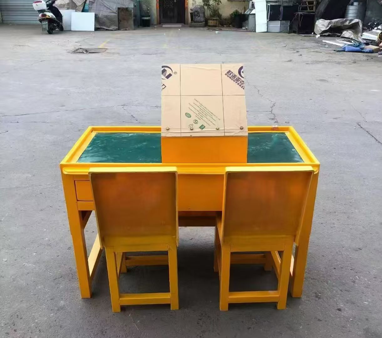 石林防静电导通桌井下煤矿火工品发放桌：危险品流转的安全守护者